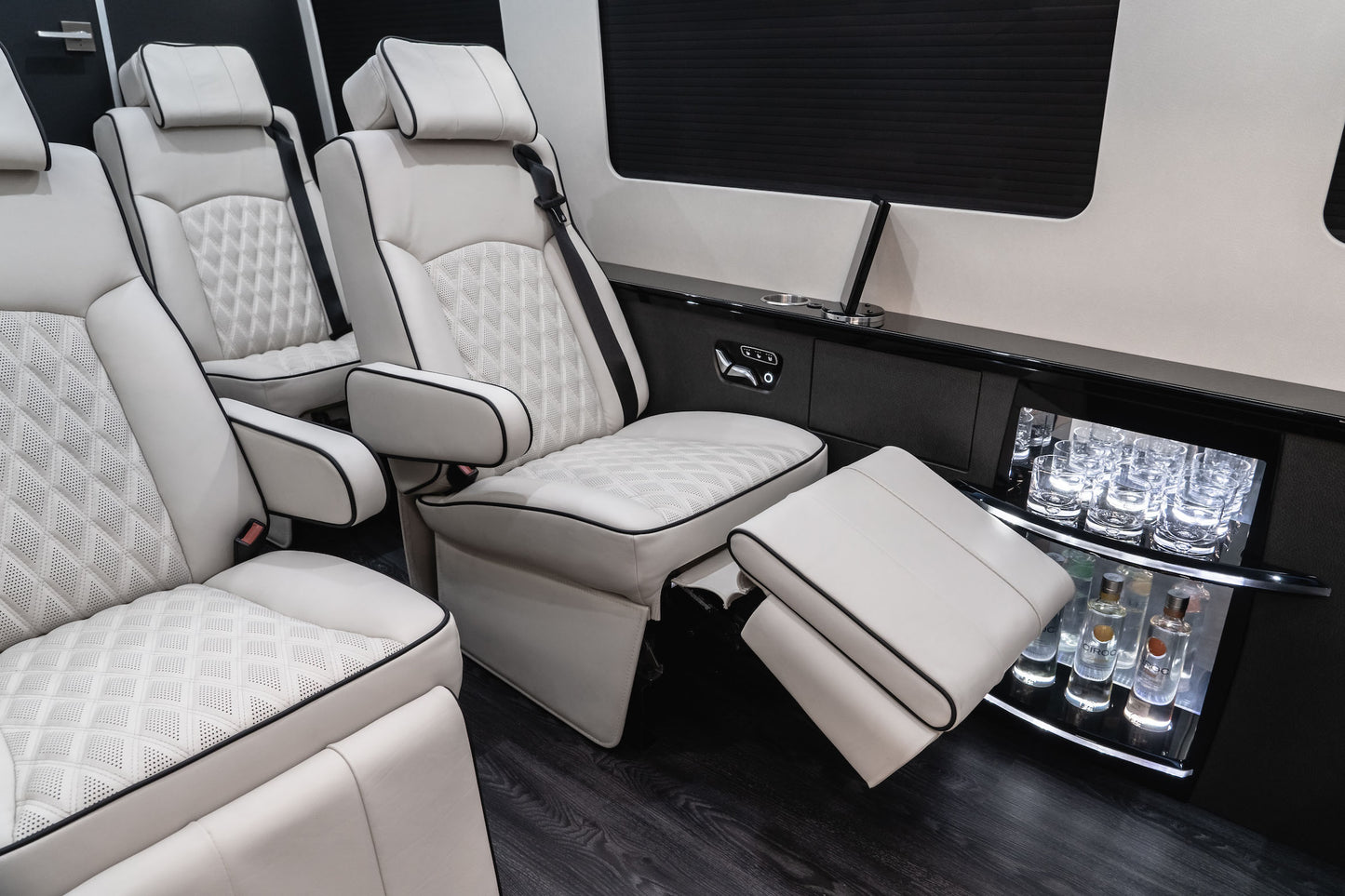 23" Halo PVC Captain Chair